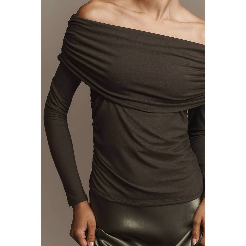 NEW REFORMATION florentina off shoulder knit shirt in olive - Picture 3 of 4